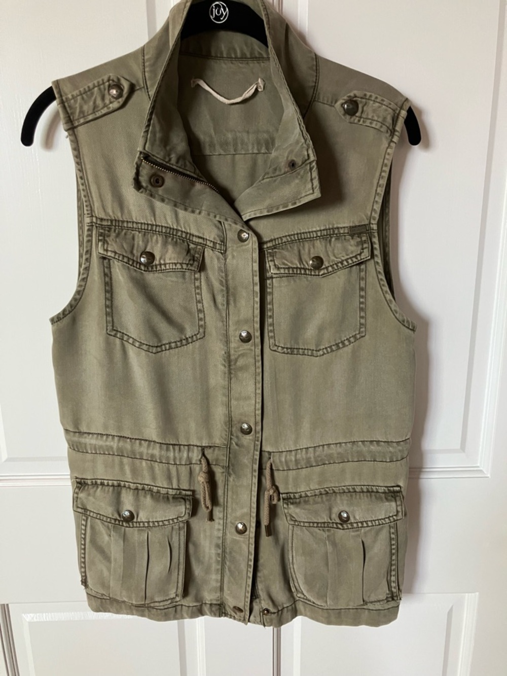 Utility Cargo Vest in Olive Green